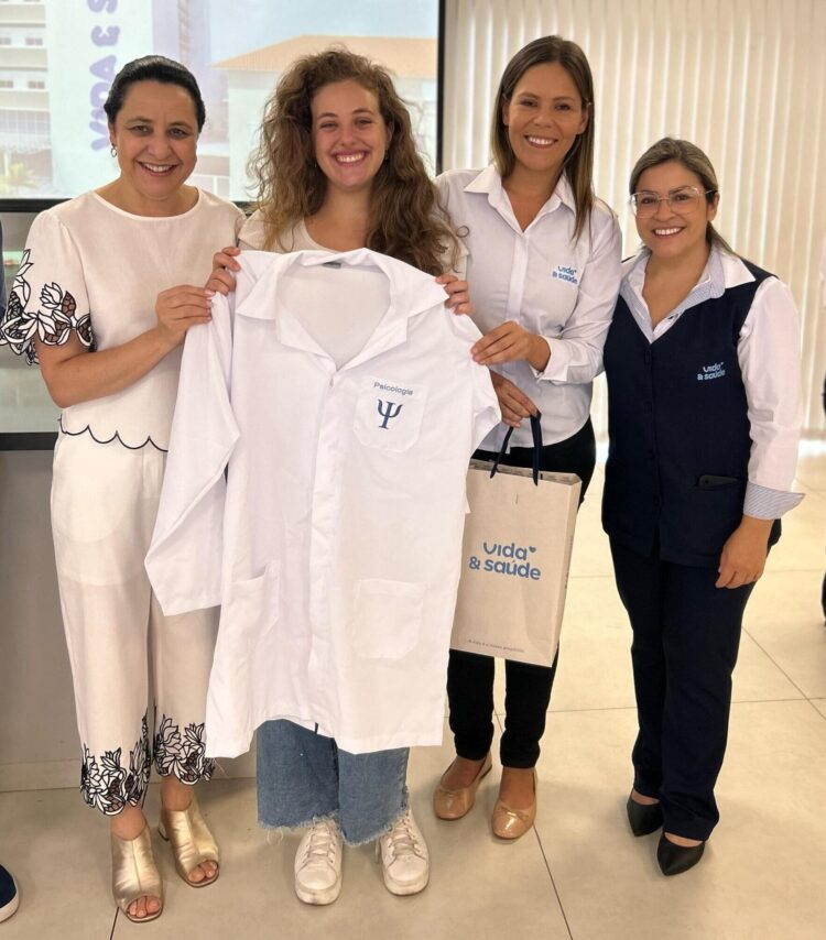 Residentes receberam jaleco personalizado de acordo com a área